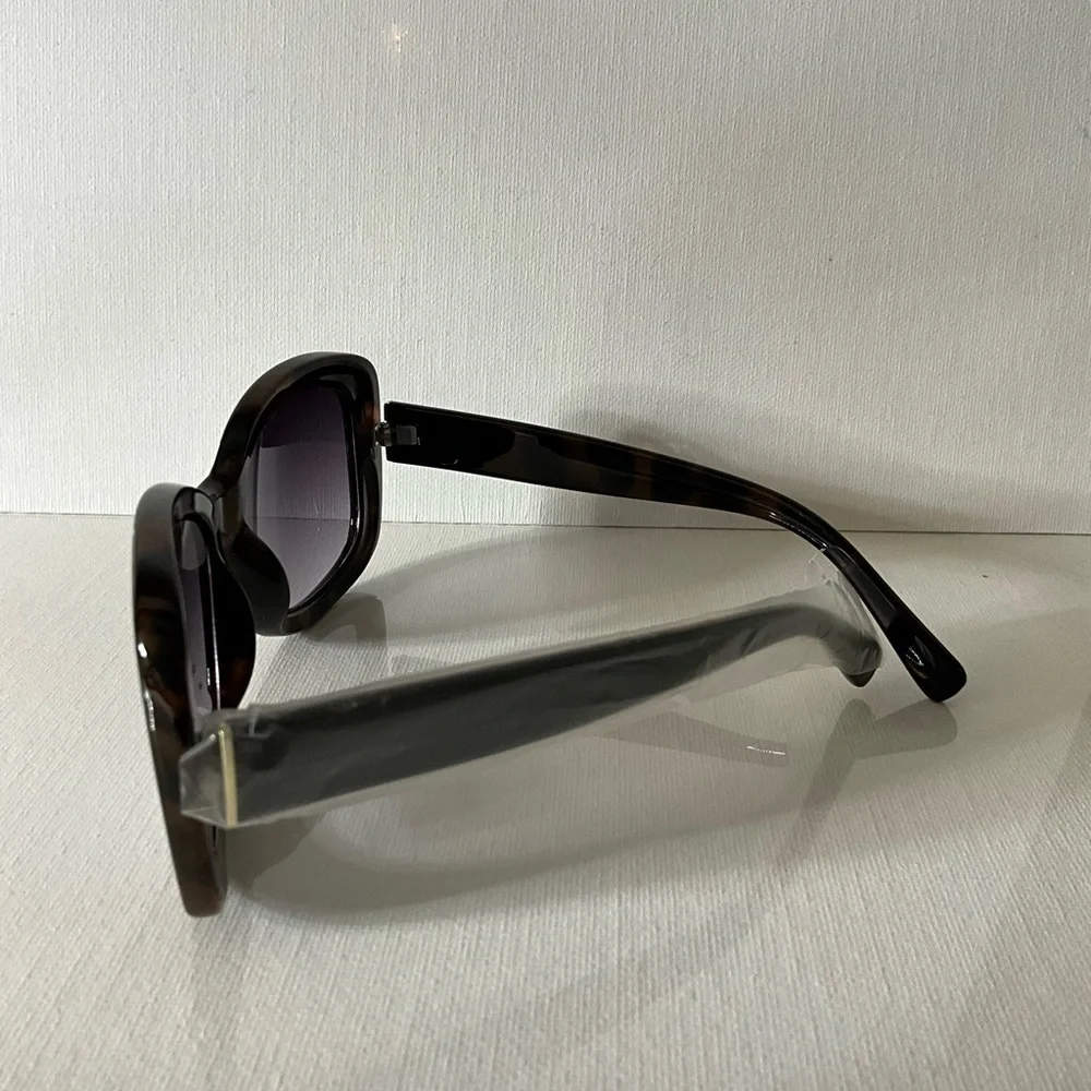 Elegant Black Sunglasses